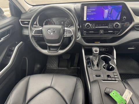 2024 Toyota Highlander XLE