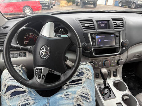 2013 Toyota Highlander SE