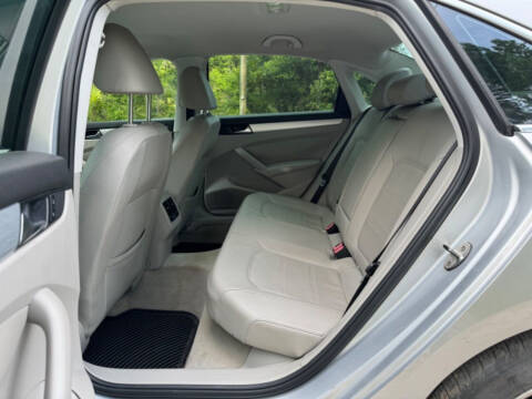 2013 Volkswagen Passat SE PZEV