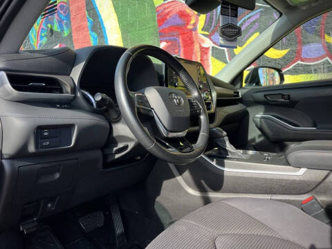 2021 Toyota Highlander Hybrid LE