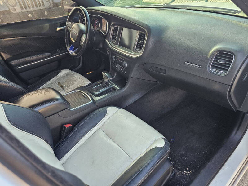 2015 Dodge Charger SXT
