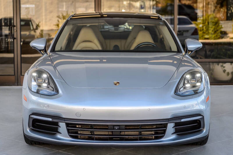 2018 Porsche Panamera