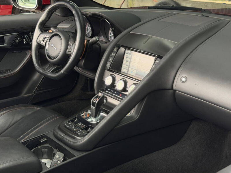 2015 Jaguar F-TYPE V8 S