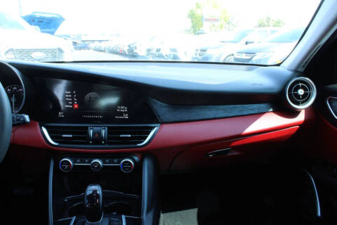 2019 Alfa Romeo Giulia Sport