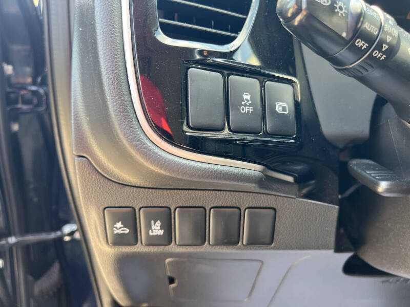 2020 Mitsubishi Outlander SE