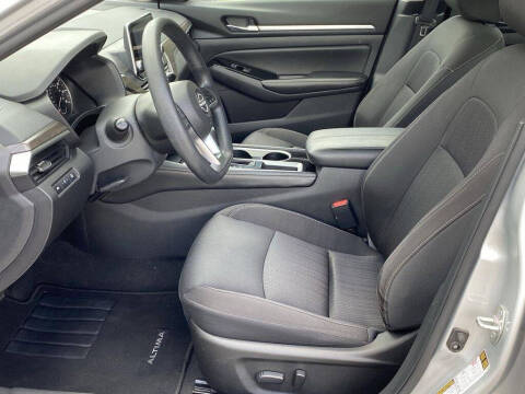 2023 Nissan Altima 2.5 SV