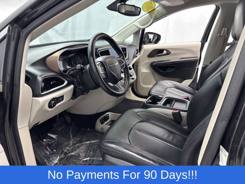 2017 Chrysler Pacifica Touring-L