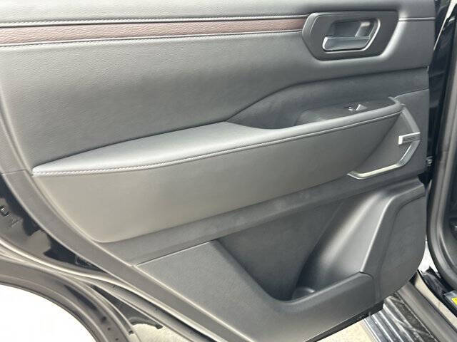 2025 Nissan Armada Platinum