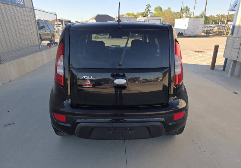 2013 Kia Soul +