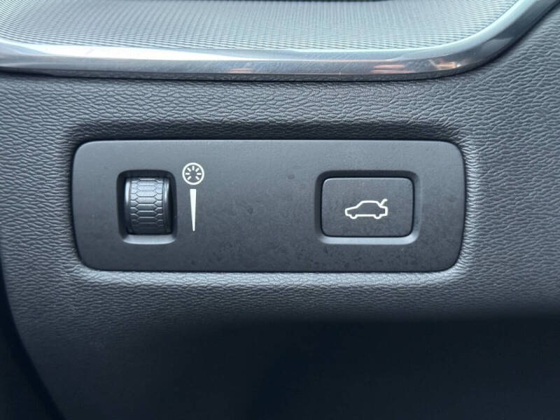 2019 Volvo XC60 T5 R-Design