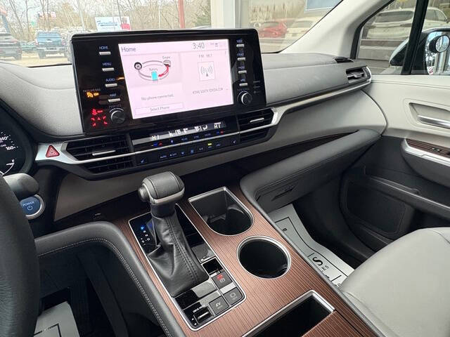 2022 Toyota Sienna XLE 7-Passenger