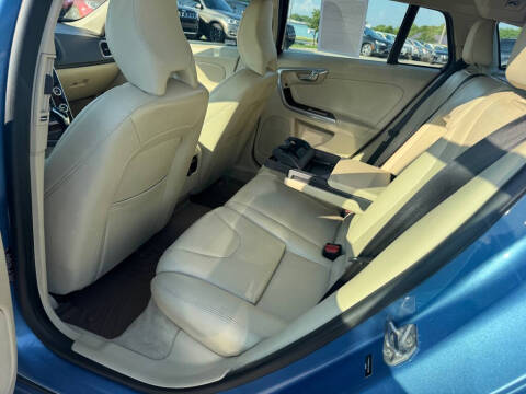 2015 Volvo V60 T5 Drive-E Platinum