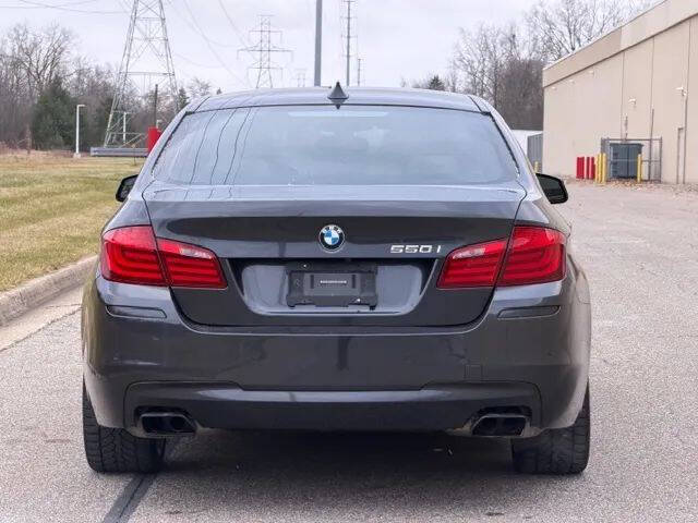 2011 BMW 5 Series 550i