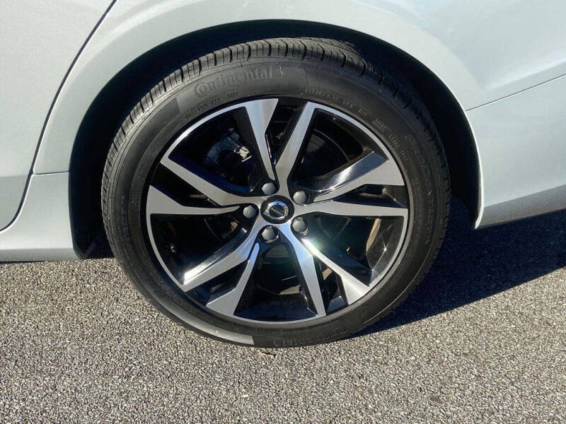 2024 Volvo S60 B5 Core Dark Theme