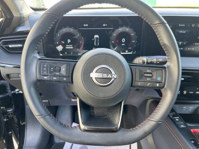 2025 Nissan Kicks SR