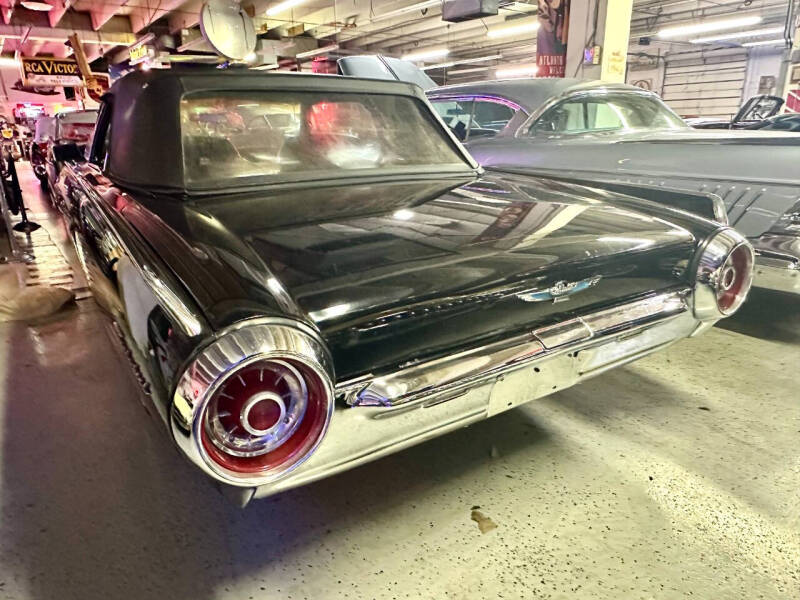 1963 Ford Thunderbird