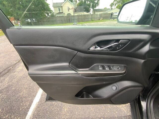 2017 GMC Acadia SLT-1