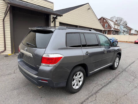 2013 Toyota Highlander SE