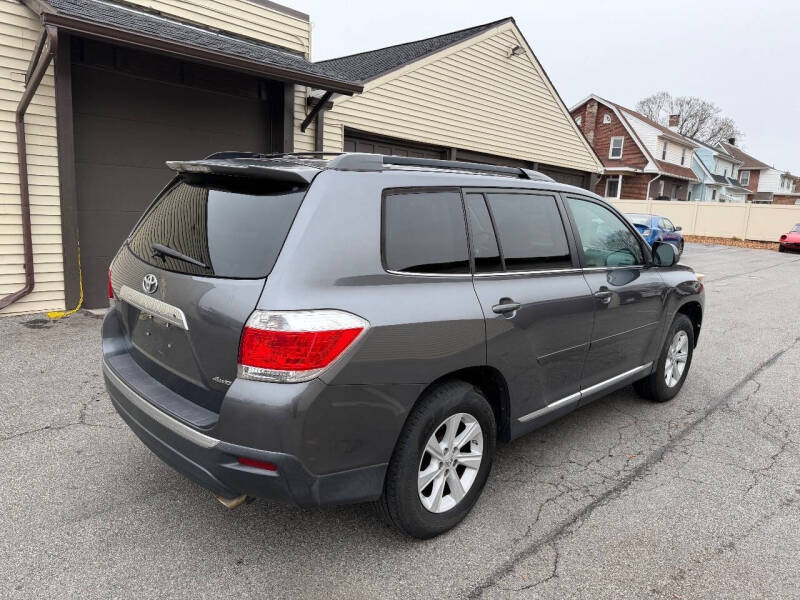 2013 Toyota Highlander SE