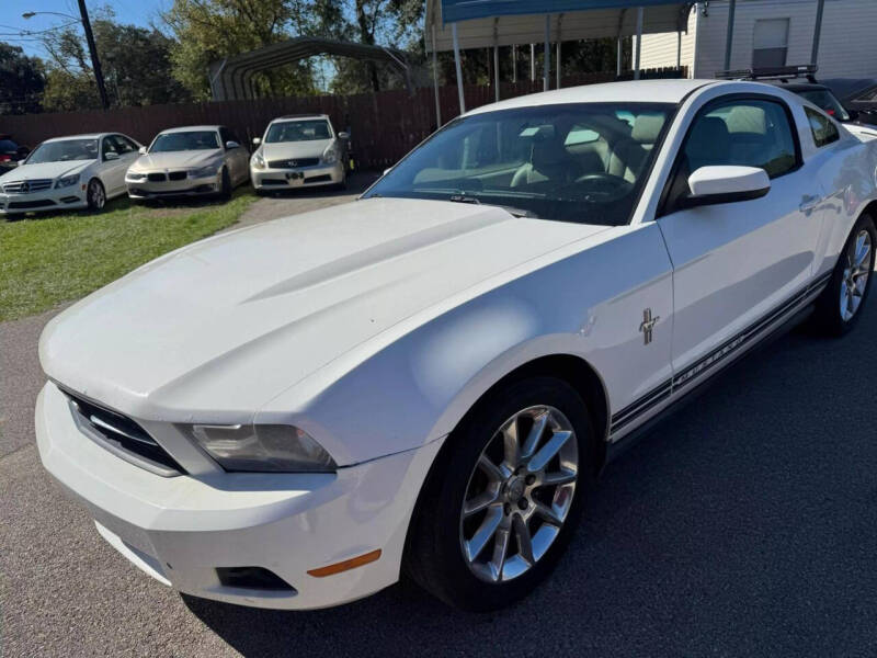 2011 Ford Mustang V6 photo 3