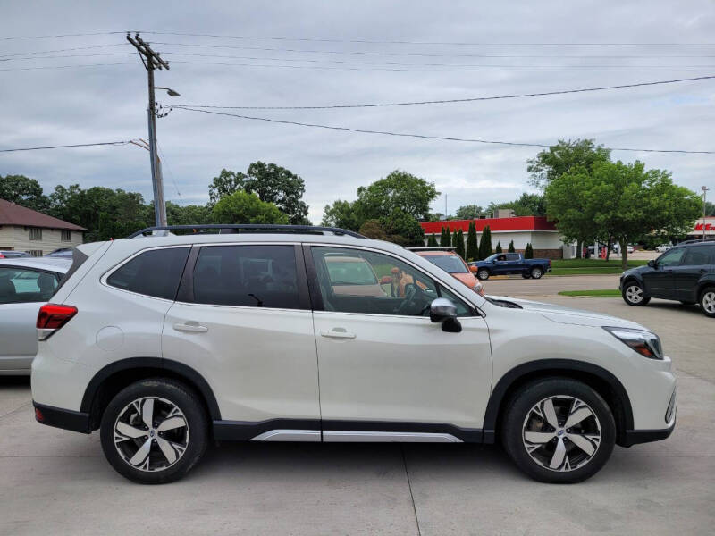 Farris Auto Car Dealer in Cottage Grove, WI