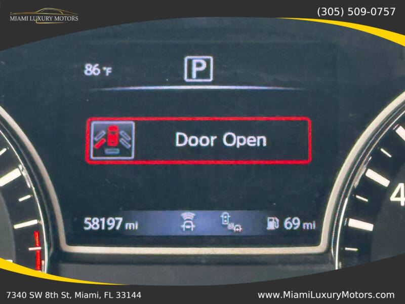 2020 Nissan Pathfinder SL