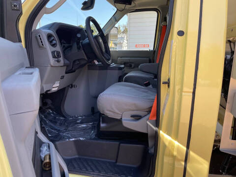 2022 Ford E-Series E-450 SD