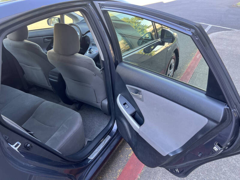 2012 Toyota Prius Two