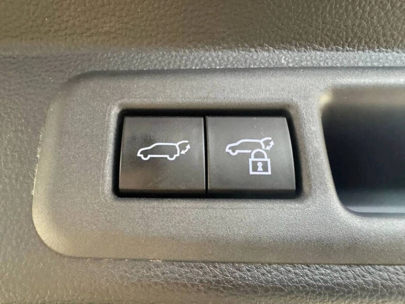 2023 Toyota Sequoia Capstone