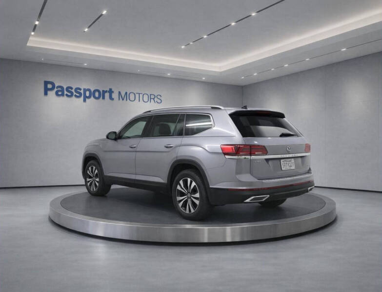 2025 Volkswagen Atlas SE
