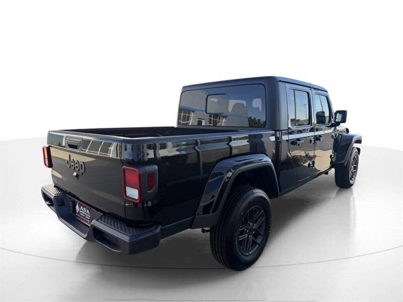 2026 Jeep Gladiator Sport S