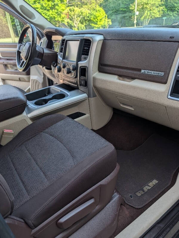 2016 RAM 1500 SLT