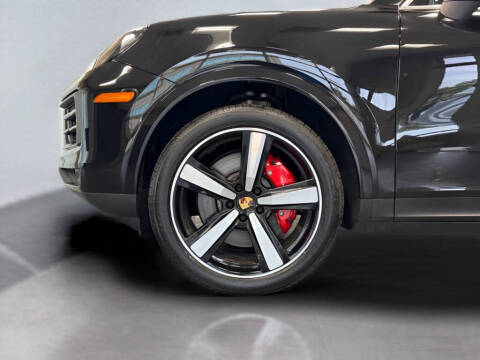 2024 Porsche Cayenne S