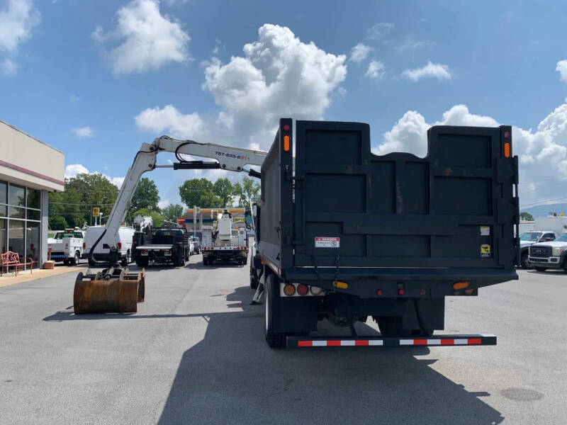 2015 Freightliner M2 106