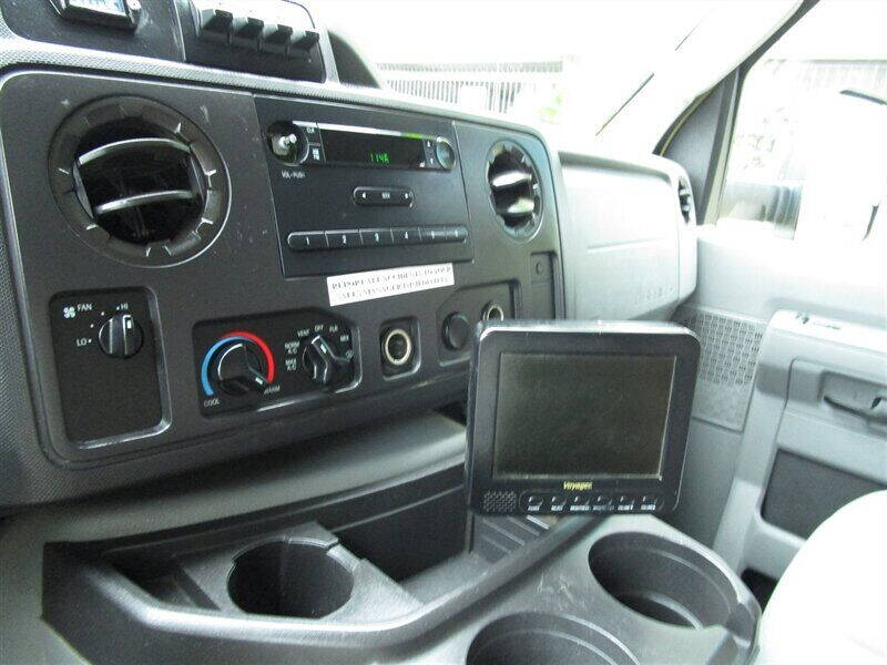 2011 Ford E-Series E-450 SD