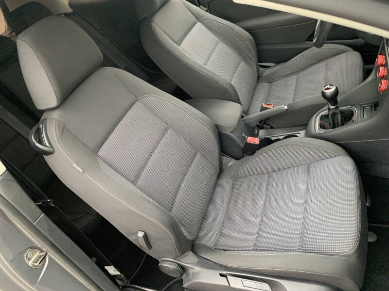 2012 Volkswagen Golf 2.5L PZEV