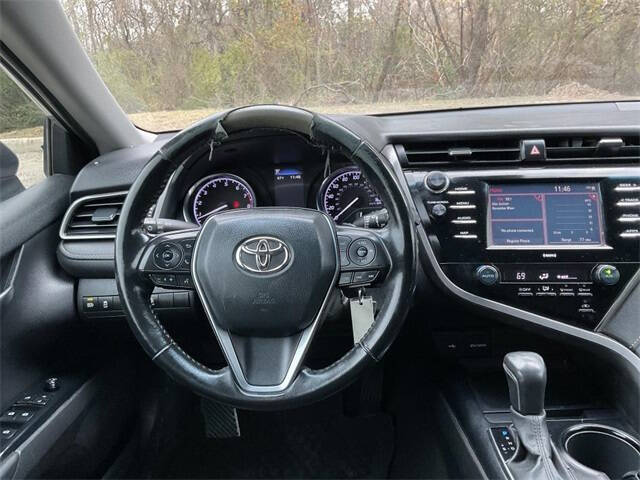 2020 Toyota Camry SE
