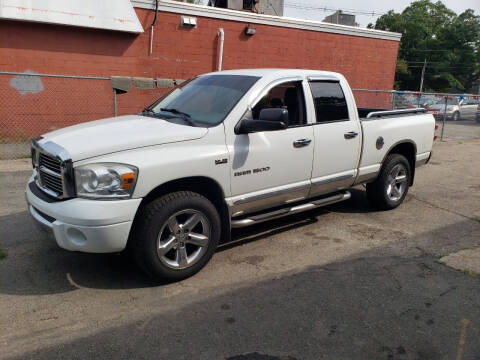 2007 Dodge Ram Pickup 1500 for sale at Topham Automotive Inc. in Middleboro MA