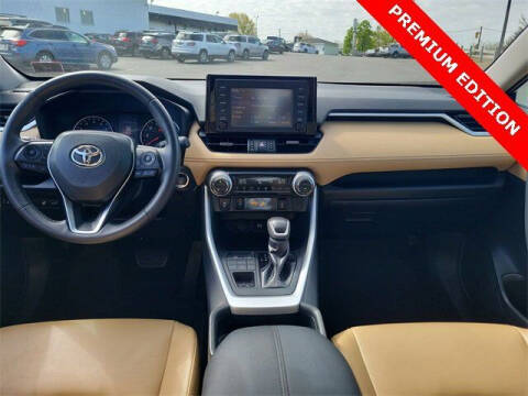 2019 Toyota RAV4 XLE Premium