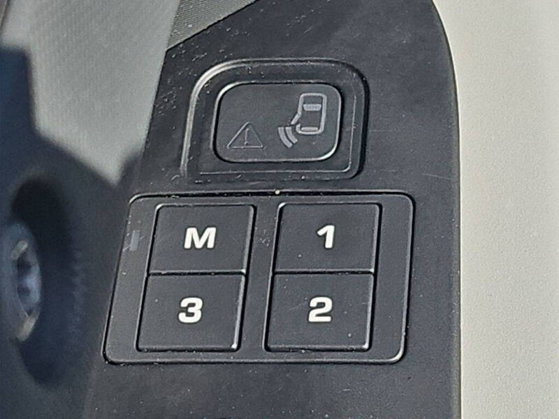 2020 Land Rover Defender 110 SE