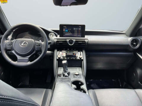 2023 Lexus IS 300