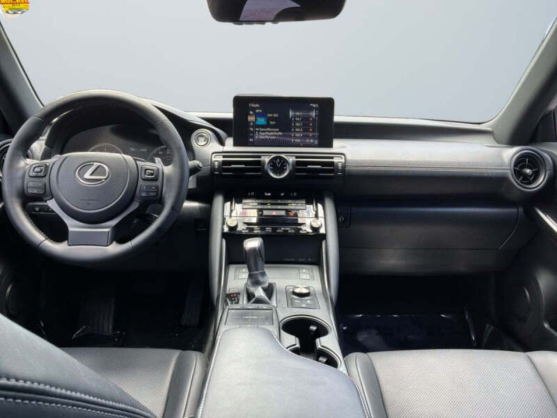 2023 Lexus IS 300