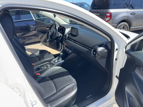 2020 Toyota Yaris Hatchback XLE