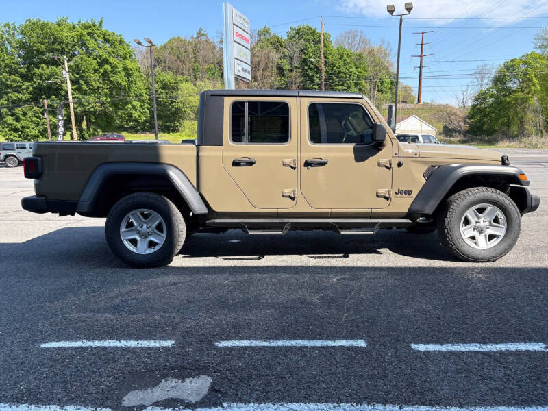 2020 Jeep Gladiator Sport