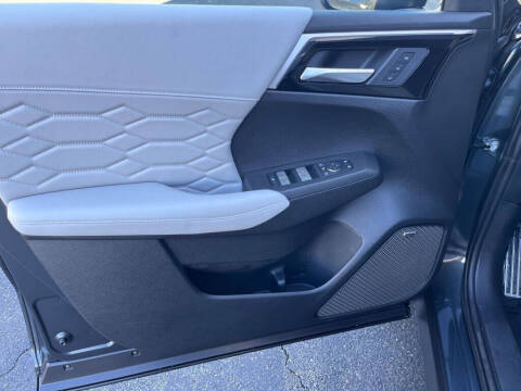 2025 Mitsubishi Outlander SEL