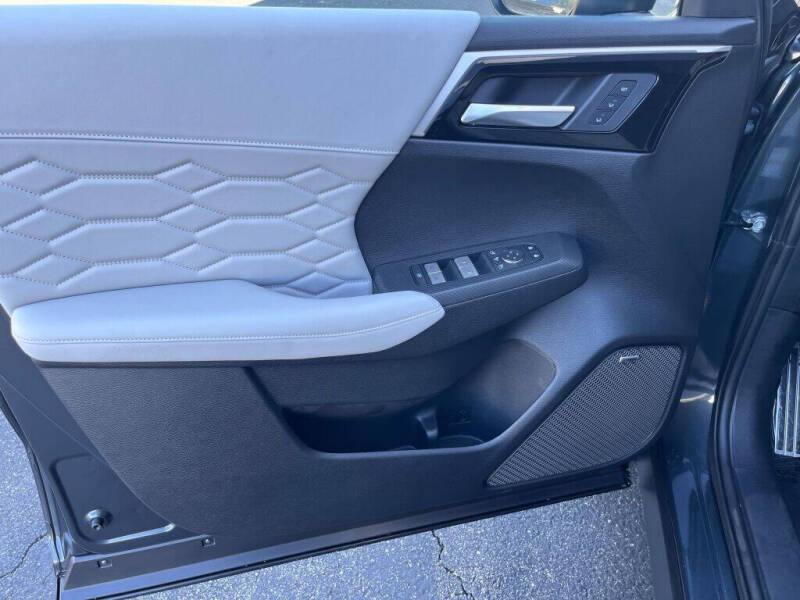 2025 Mitsubishi Outlander SEL