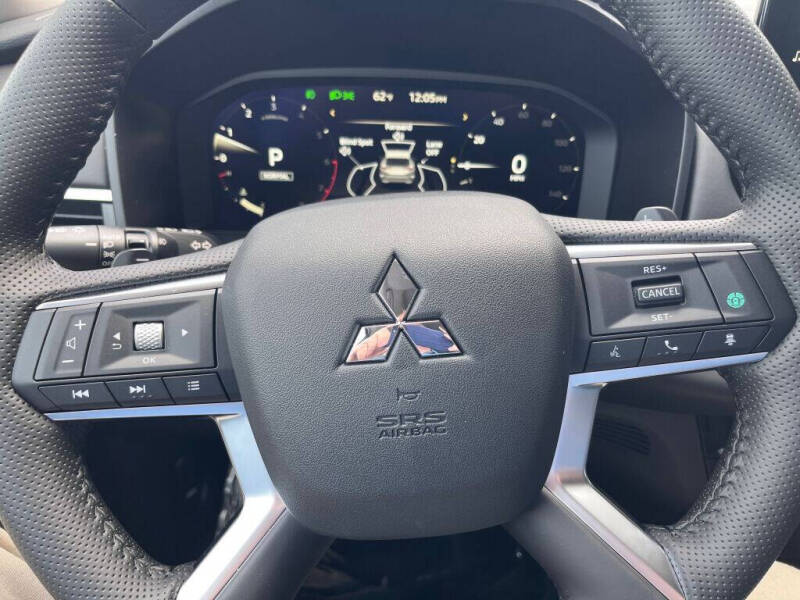 2025 Mitsubishi Outlander SE