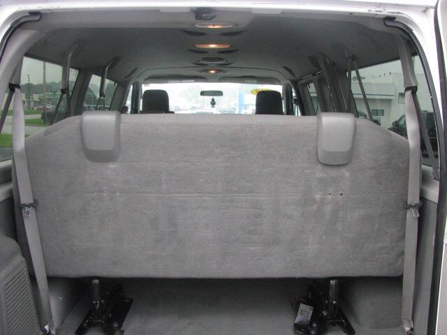 2010 Ford E-Series E-350 SD XLT