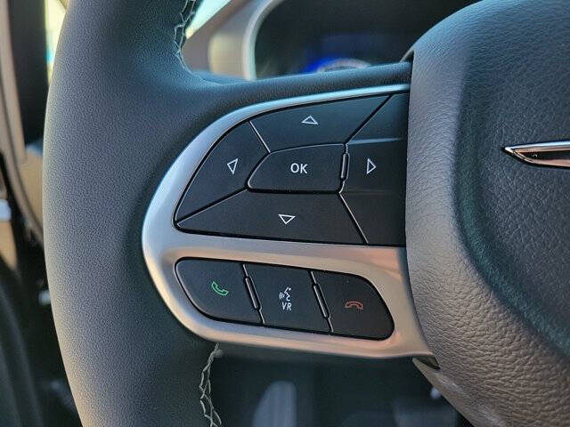 2025 Chrysler Voyager LX