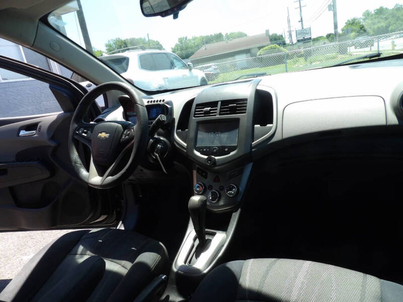 2016 Chevrolet Sonic LT Auto